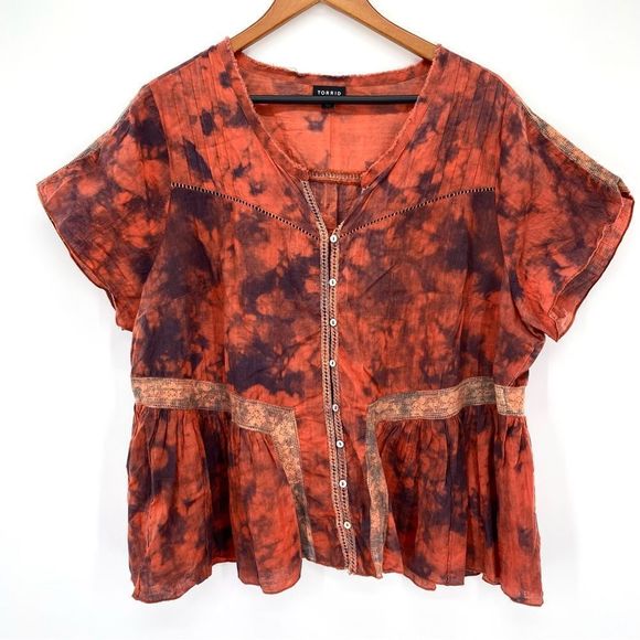 torrid Tops - Torrid Tie Dye Peplum Crinkle Lace Peasant Top